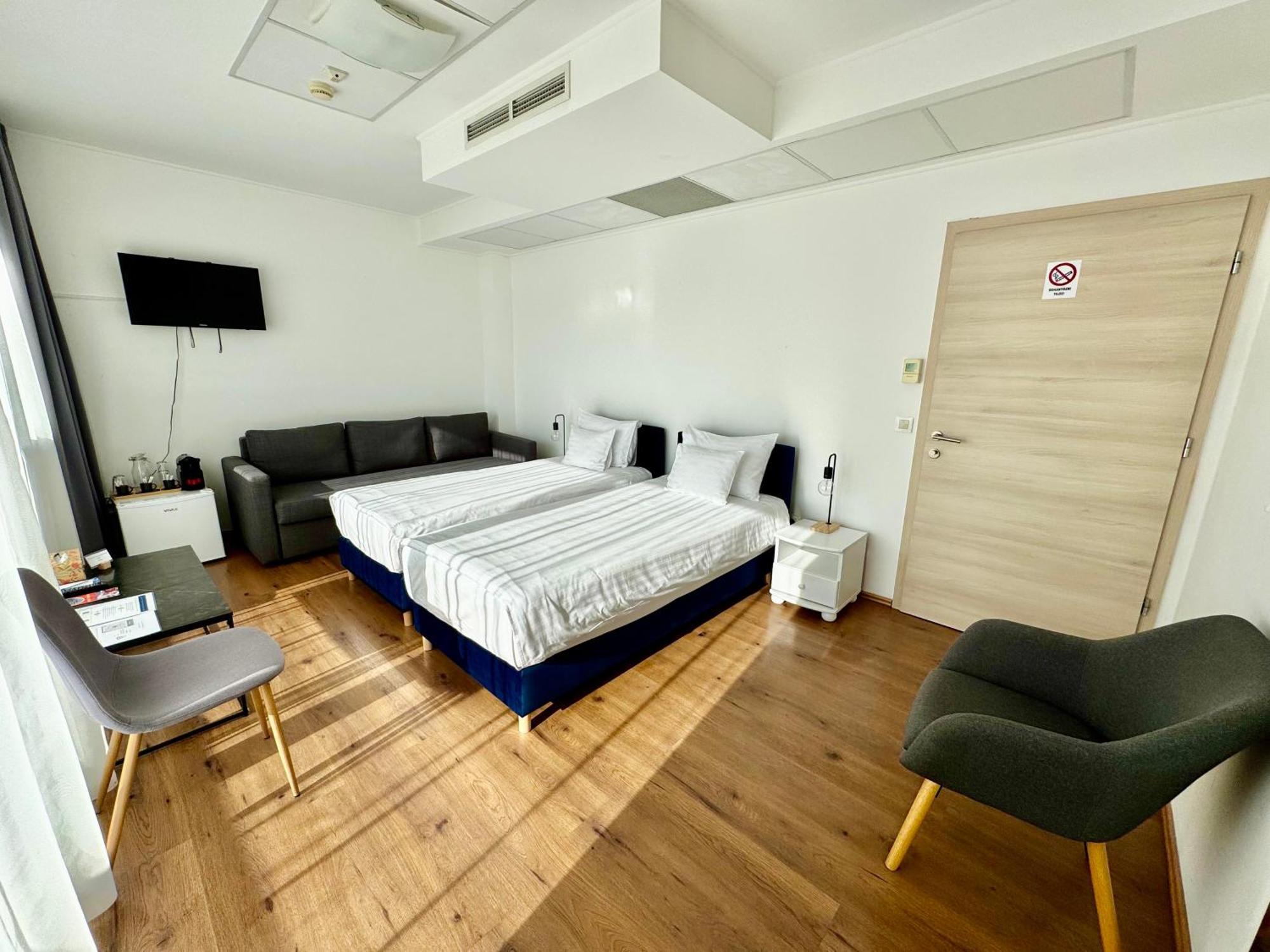 Rooftop City Residence With Deep Garage 布达佩斯 外观 照片