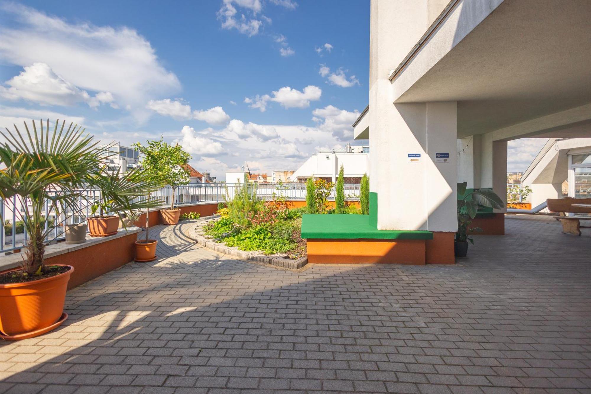 Rooftop City Residence With Deep Garage 布达佩斯 外观 照片